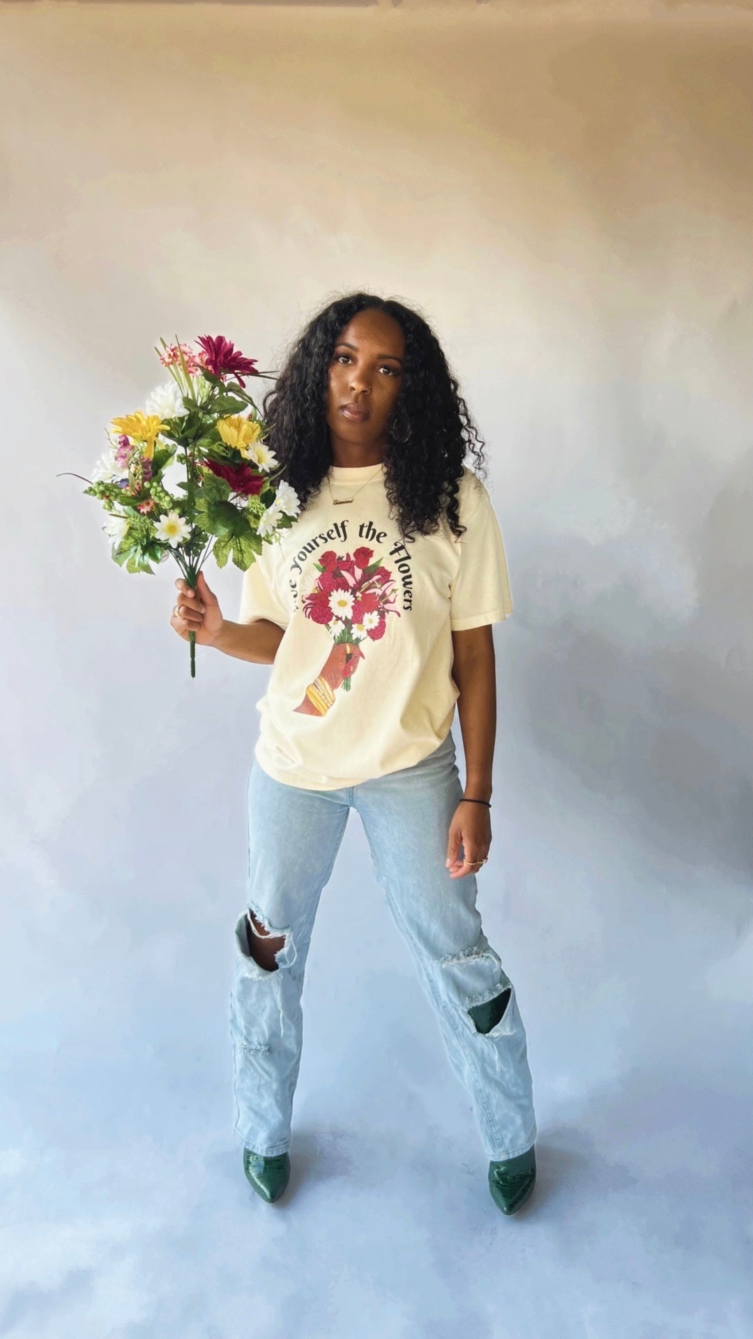 GIVE YOURSELF THE FLOWERS | GRAPHIC T-SHIRT